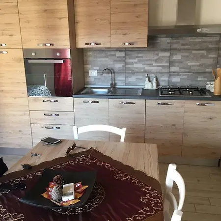 La Casa Accanto Il Castello