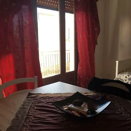 La Casa Accanto Il Castello *